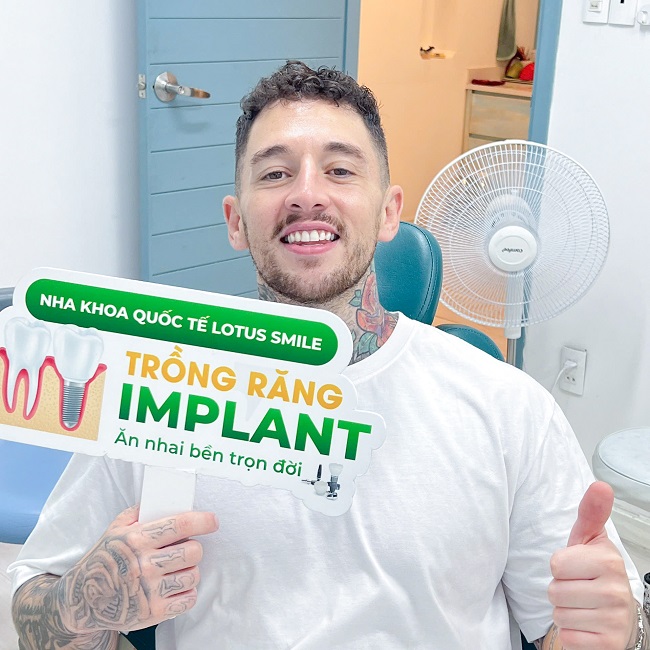 Does Getting a Dental Implant Hurt? What to Expect During the Procedure. kh-lotus-5