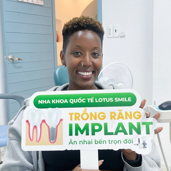 Gãy răng nhưng còn lại chân răng thì nên làm sao? kh-lotus-8