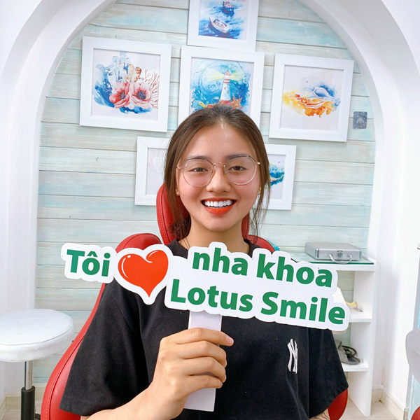 khách hàng làm răng tại Lotus Smile Dental kach-hang-9-1